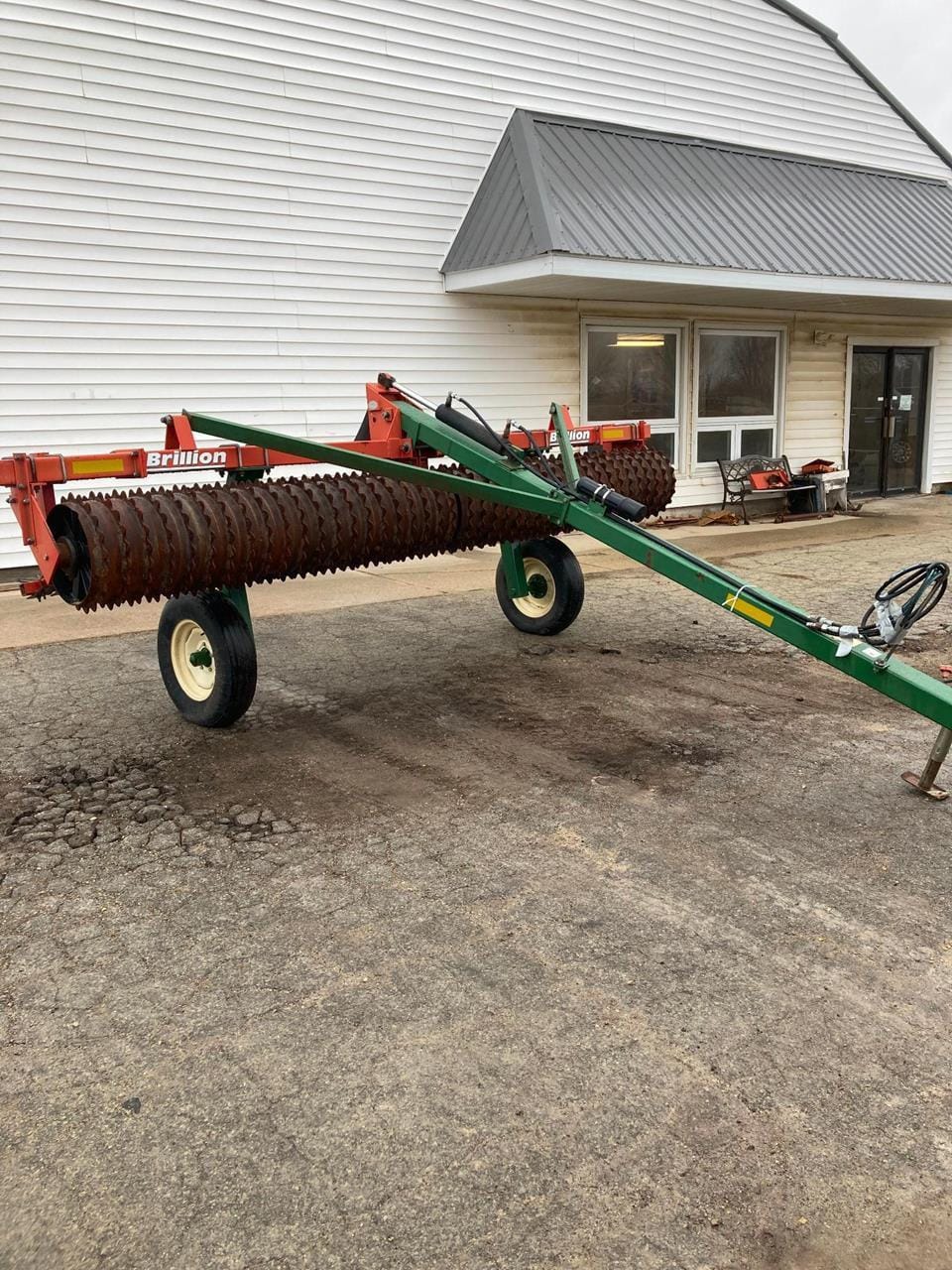 Brillion P10 Equipment Image0