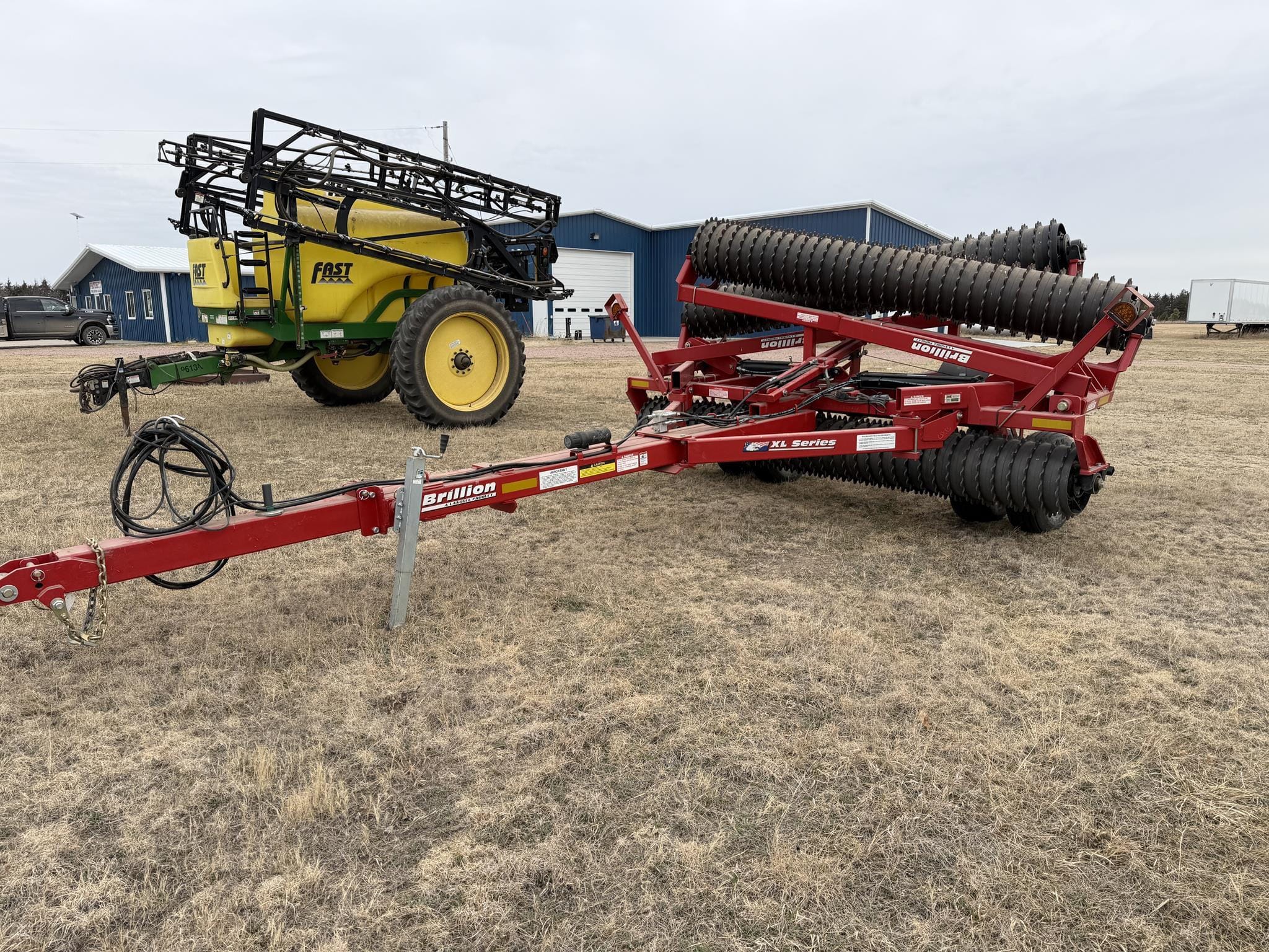 Brillion XL32 Equipment Image0