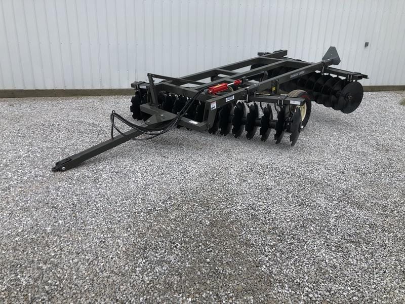 Brute D8008 Equipment Image0
