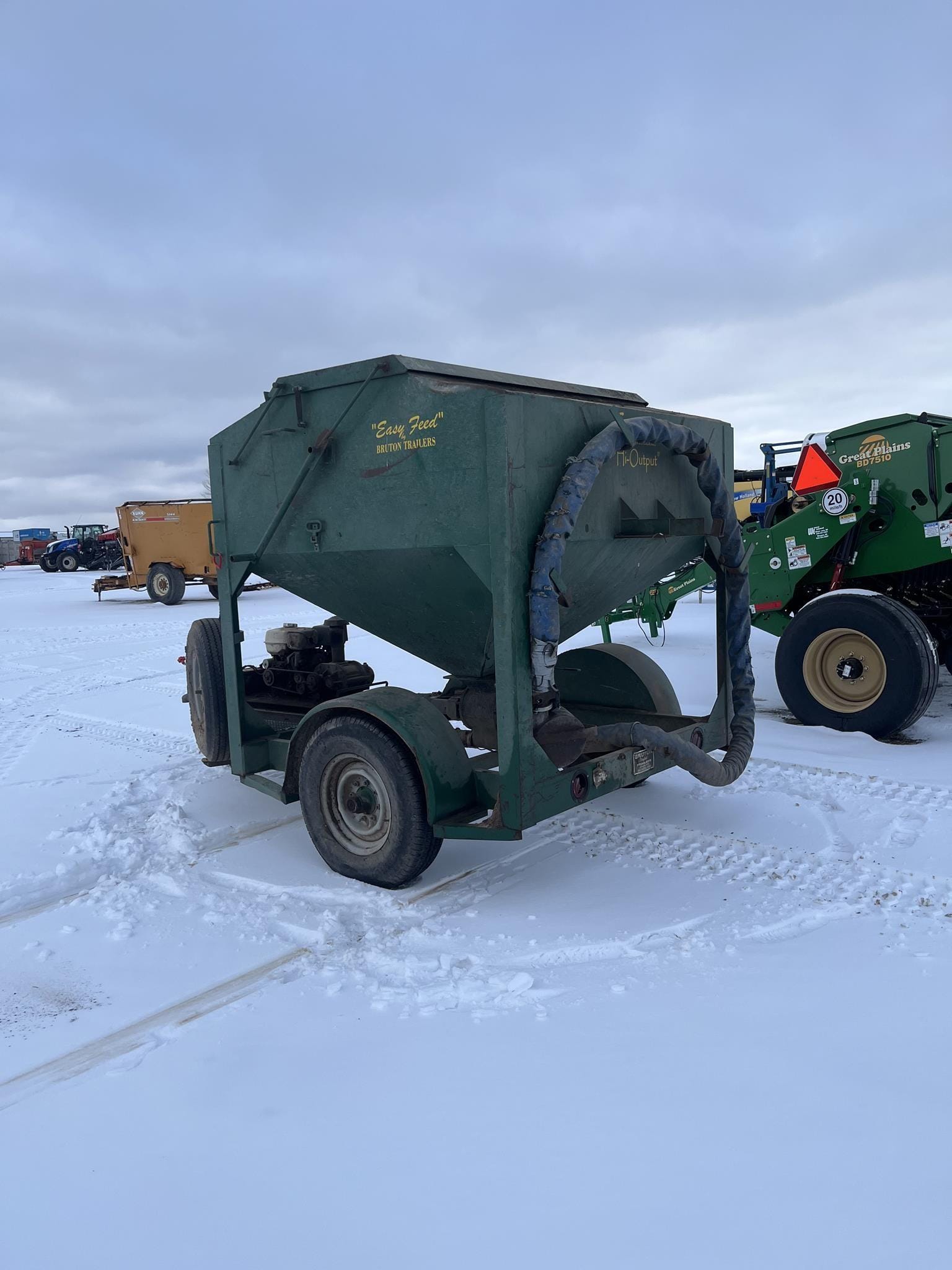 Bruton Trailers Easy Feed Equipment Image0