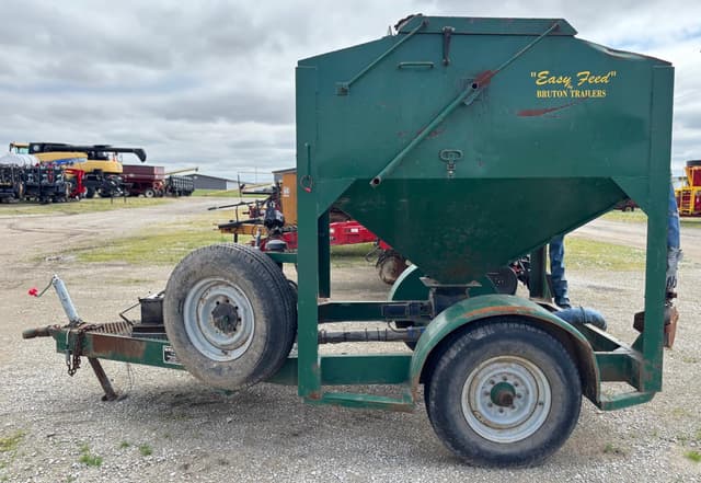 Image of Bruton Trailers Easy Feed equipment image 1