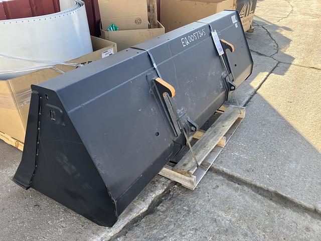 Image of Undetermined Bucket equipment image 3