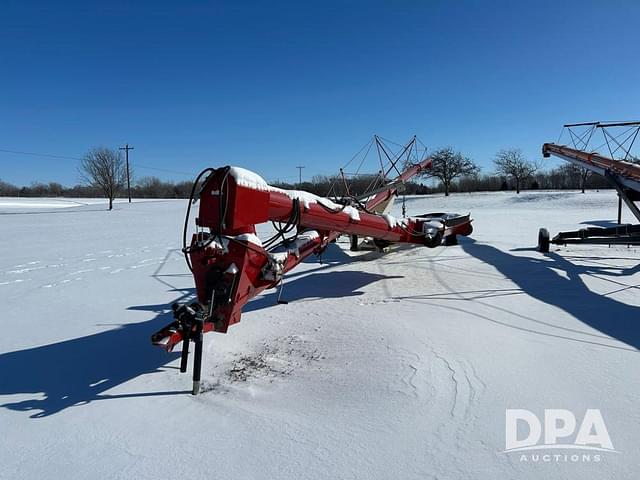 Image of Buhler Farm King 1385 equipment image 1