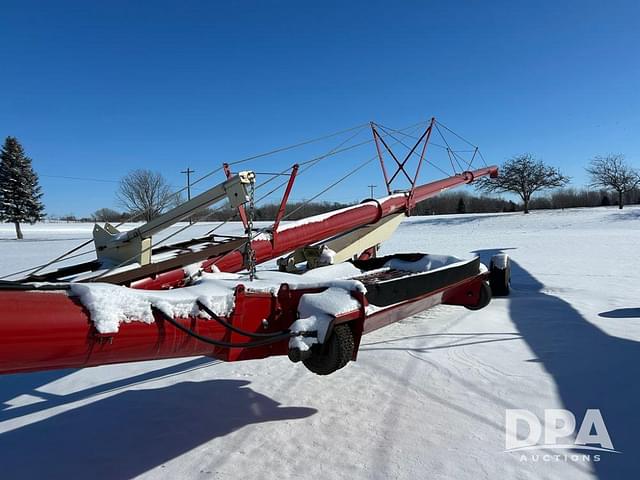 Image of Buhler Farm King 1385 equipment image 3