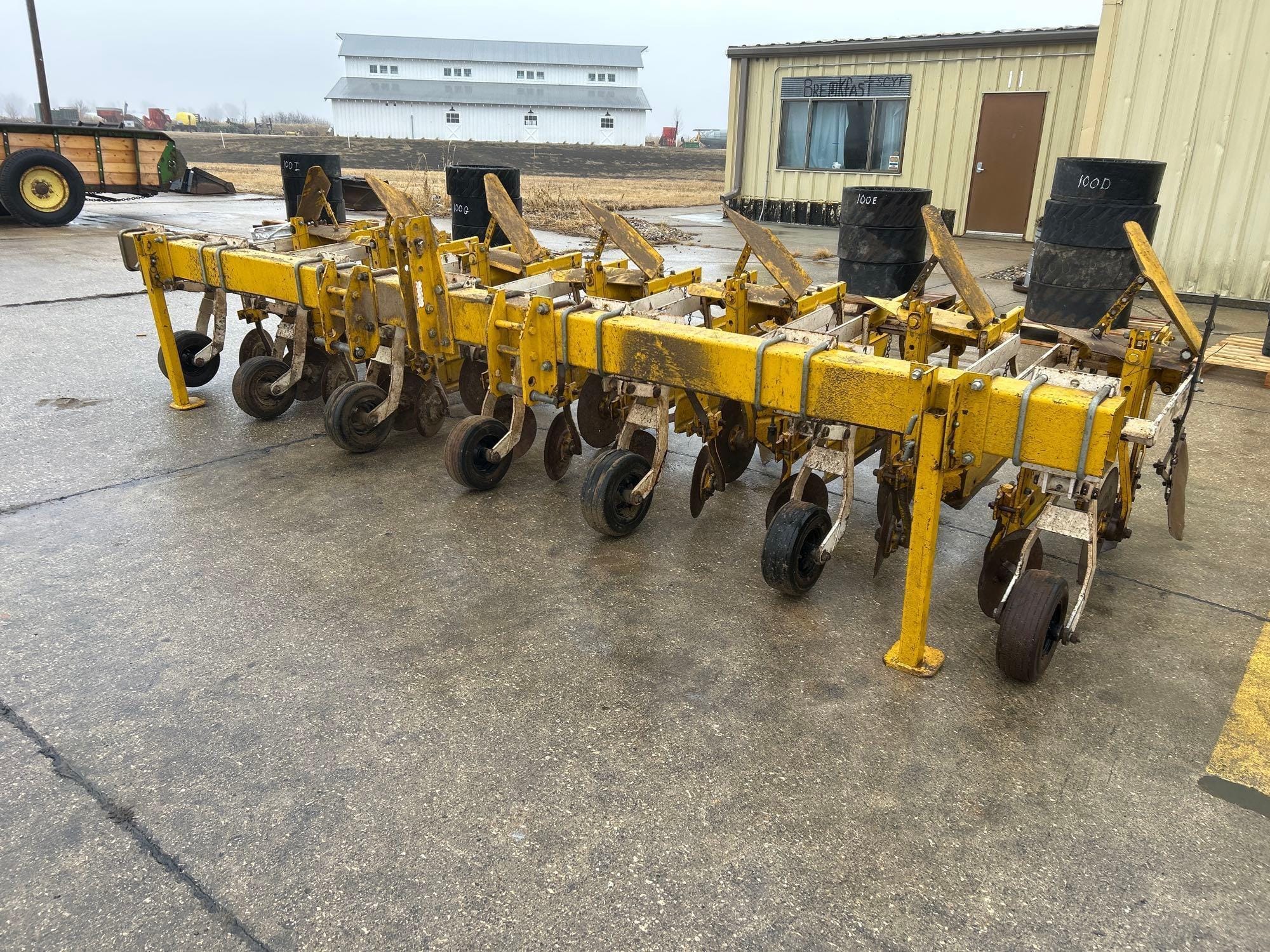 Buffalo 4630 Equipment Image0