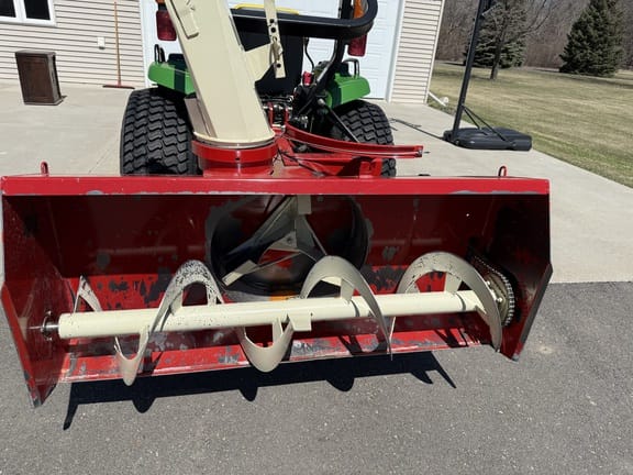Buhler Farm King Y600 Equipment Image0