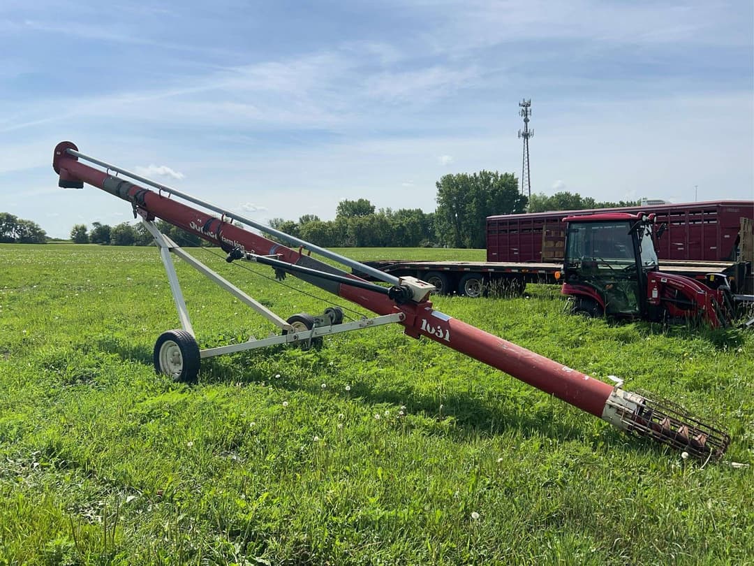 Image of Buhler Farm King 1031 Primary image