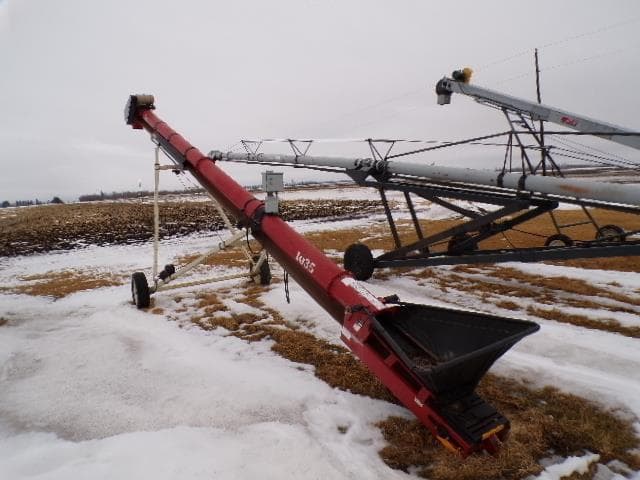 Image of Buhler Farm King 1035 equipment image 1