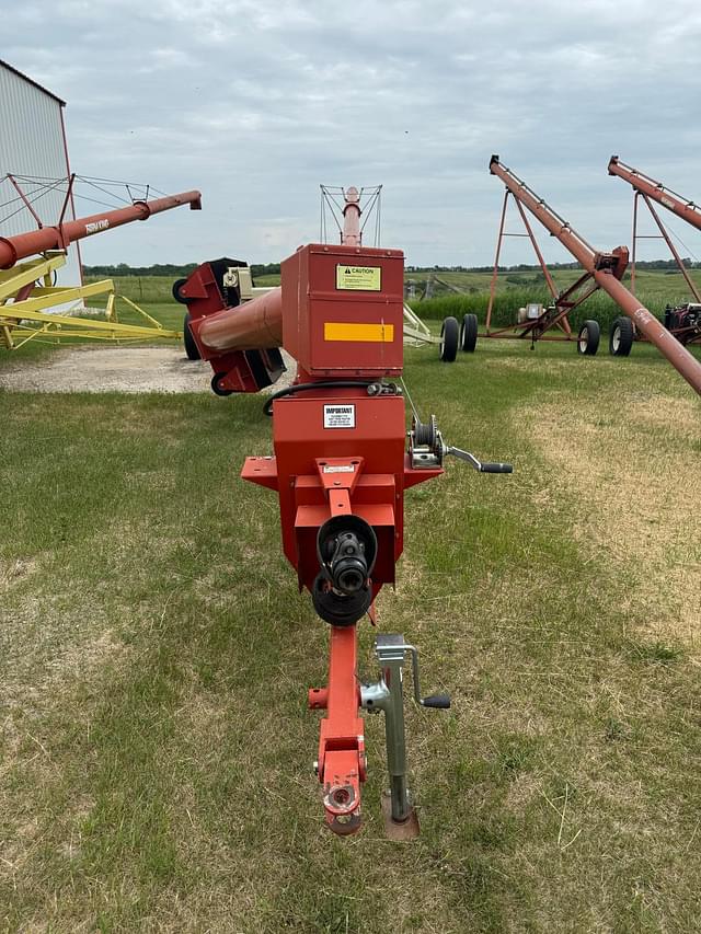 Image of Buhler Farm King 1060 equipment image 2