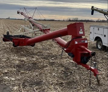 Main image Buhler Farm King 1070