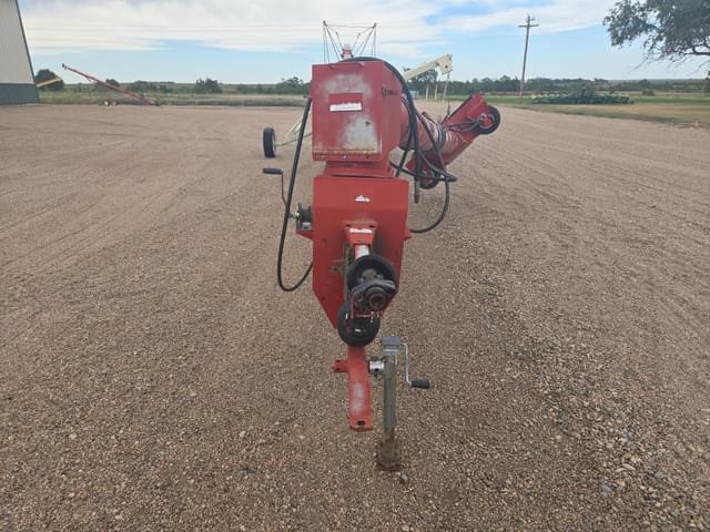 Image of Buhler Farm King 1070 equipment image 2