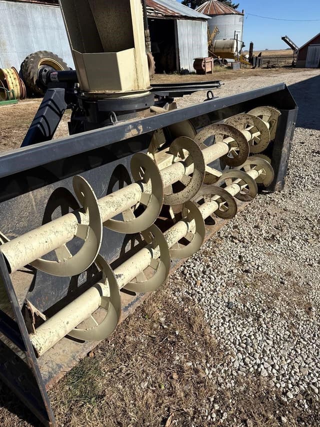 Image of Buhler Farm King 1080 equipment image 4