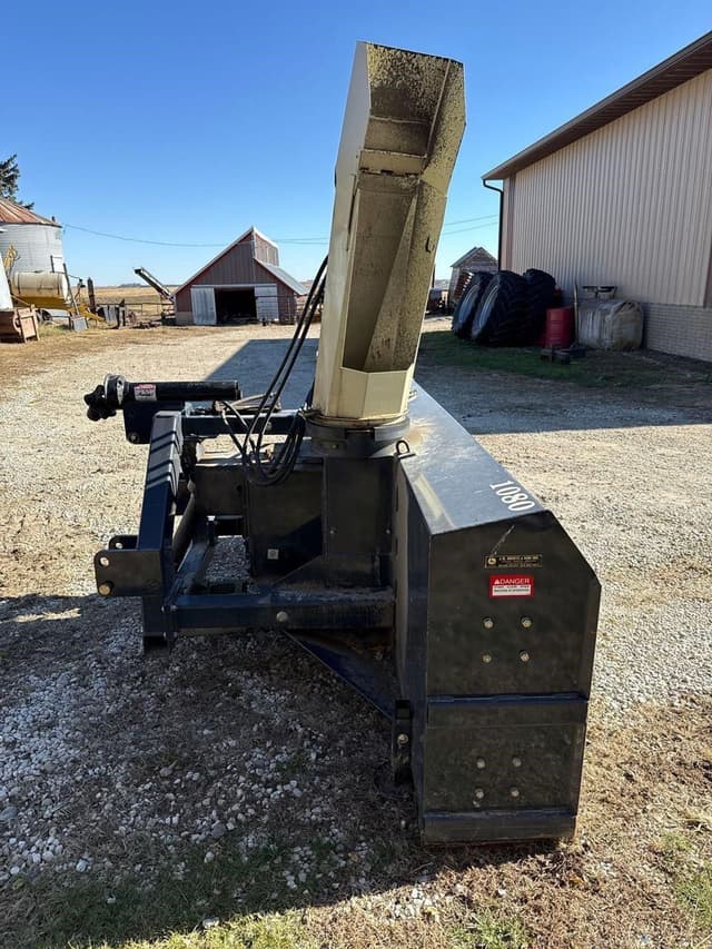 Image of Buhler Farm King 1080 equipment image 2