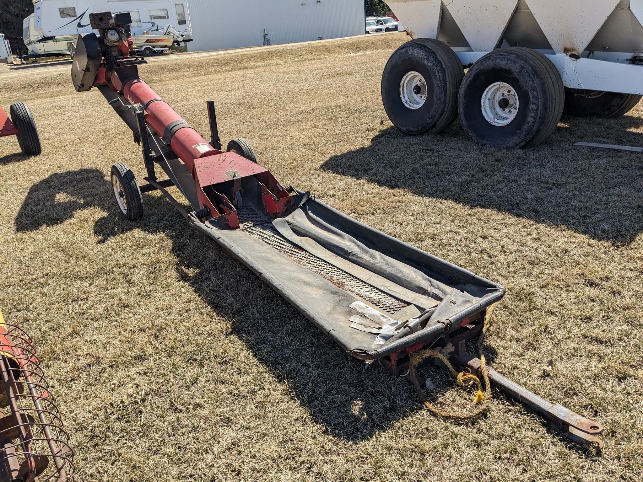 Main image Buhler Farm King 1085