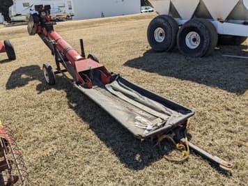 Main image Buhler Farm King 1085