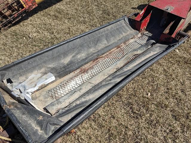 Image of Buhler Farm King 1085 equipment image 3