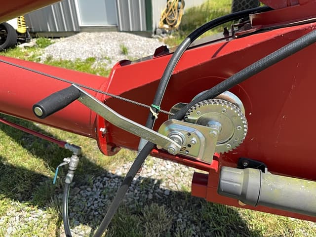 Image of Buhler Farm King 1070 equipment image 3
