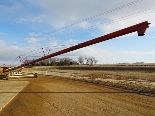 Image of Buhler Farm King 13x85 equipment image 2