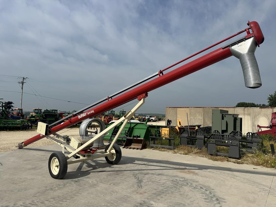 Image of Buhler Farm King 831 Primary image