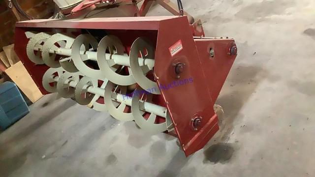 Image of Buhler Farm King 960 equipment image 2