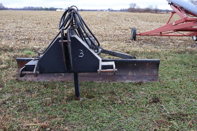 Image of Buhler Farm King 100 equipment image 3