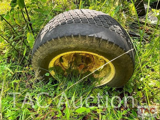 Image of Buhler Farm King Y1650 equipment image 3
