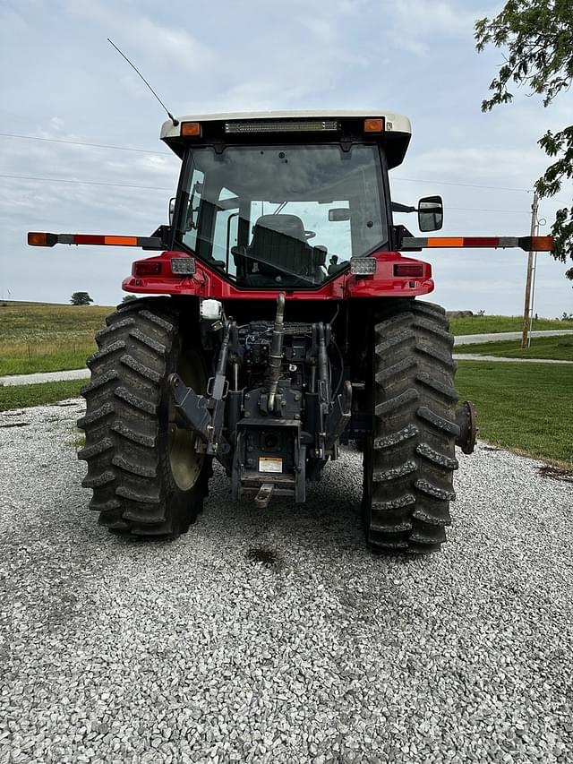 Image of Buhler Versatile 2145 equipment image 2