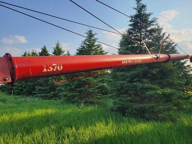 Image of Buhler Farm King 1370 equipment image 2