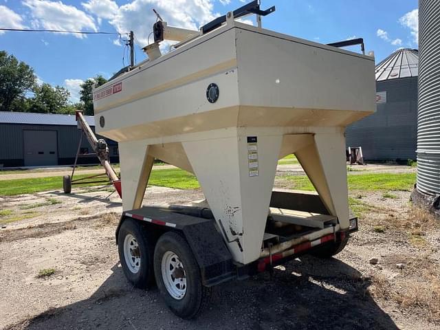 Image of Bulk Seed Tender 107R220 equipment image 4
