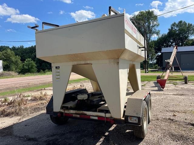 Image of Bulk Seed Tender 107R220 equipment image 3