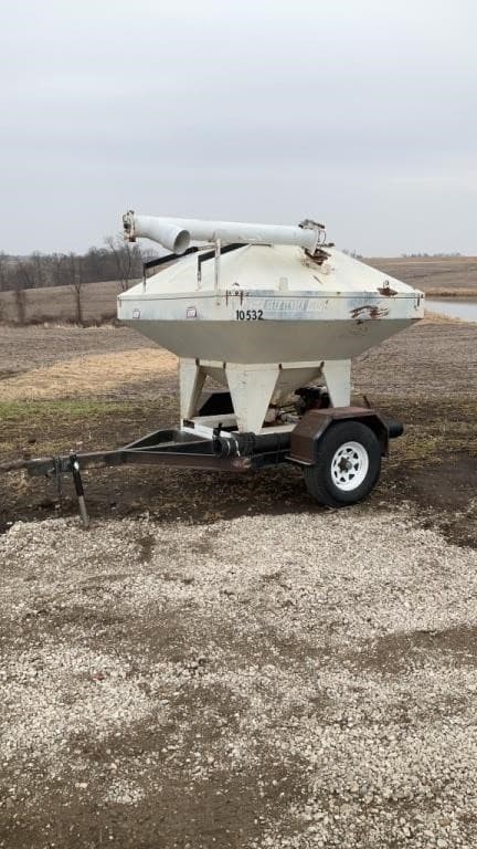 Image of Bulk Seed Tender 7S110 equipment image 1