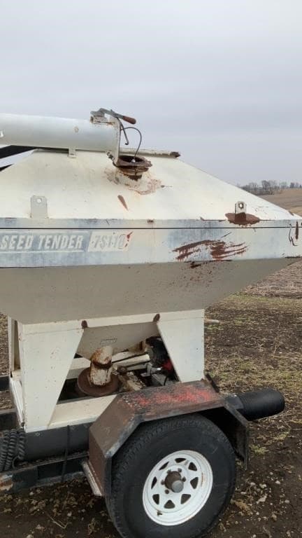 Image of Bulk Seed Tender 7S110 equipment image 3