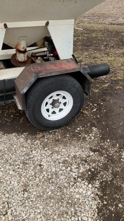 Image of Bulk Seed Tender 7S110 equipment image 4