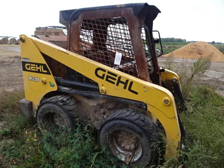 2021 Gehl R220 Equipment Image0