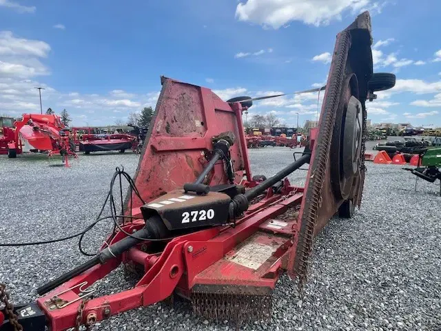 Bush Hog 2720 Equipment Image0