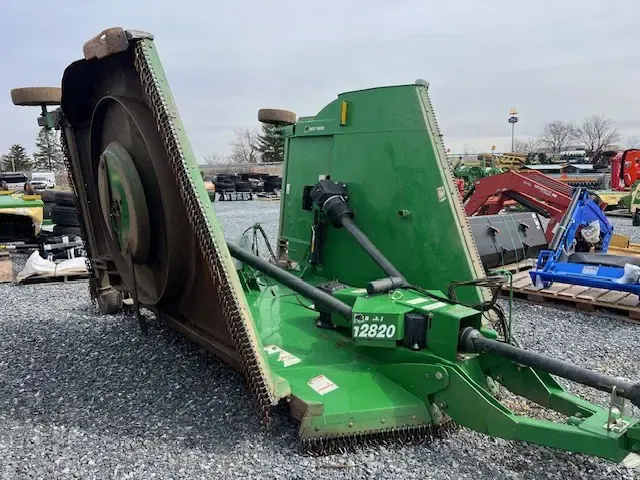 Bush Hog 2820 Equipment Image0