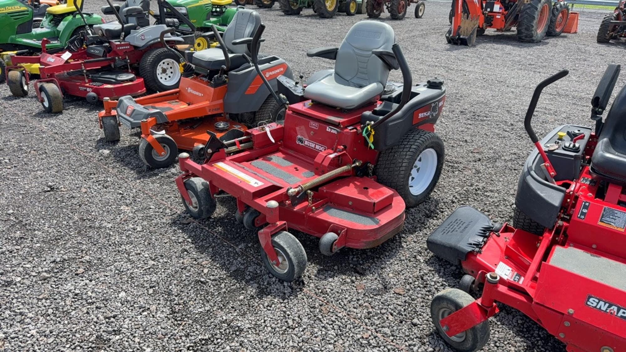 Bush Hog ES 2052 Equipment Image0