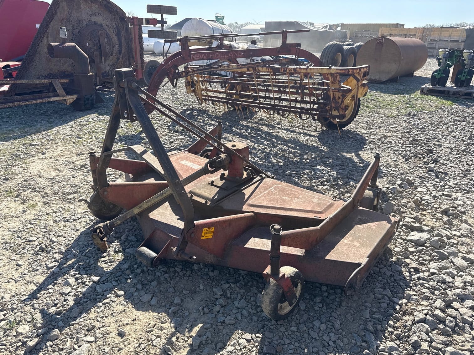 Bush Hog TH72 Equipment Image0