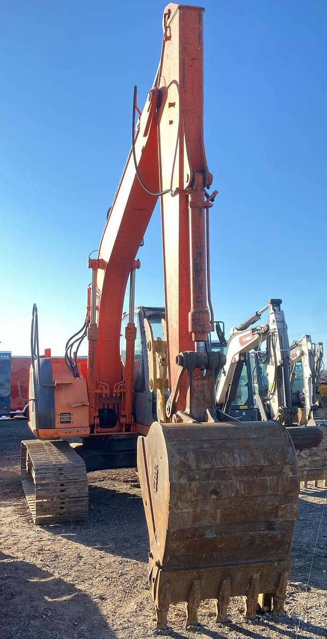 Image of Hitachi ZX135US equipment image 3