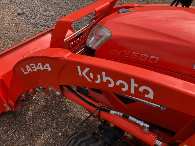 Image of Kubota BX2680 equipment image 4