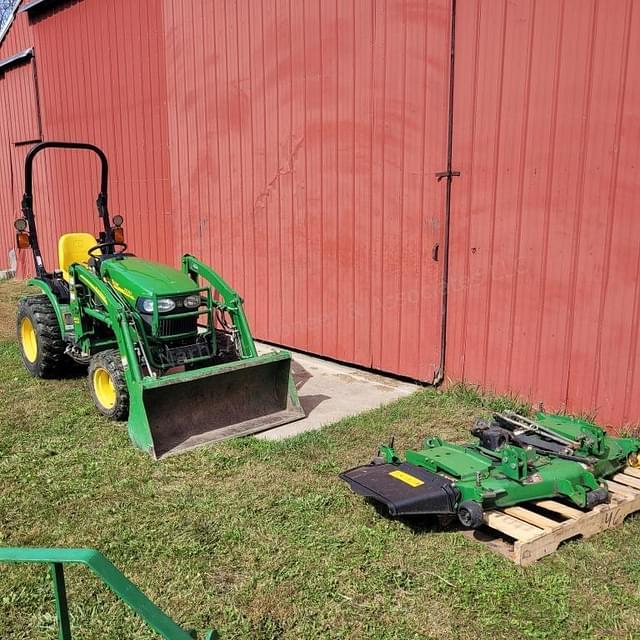 Image of John Deere 2320 equipment image 1