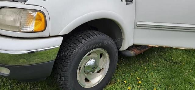 Image of Ford F-150 equipment image 4