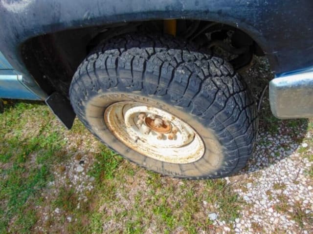 Image of Chevrolet 2500 equipment image 4