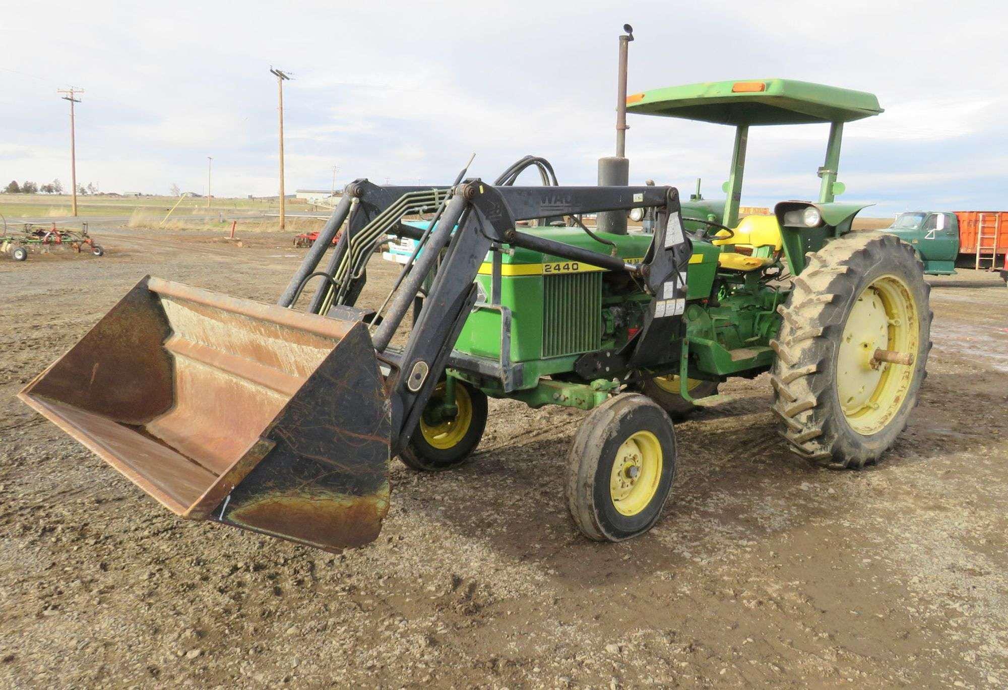 Main image John Deere 2440