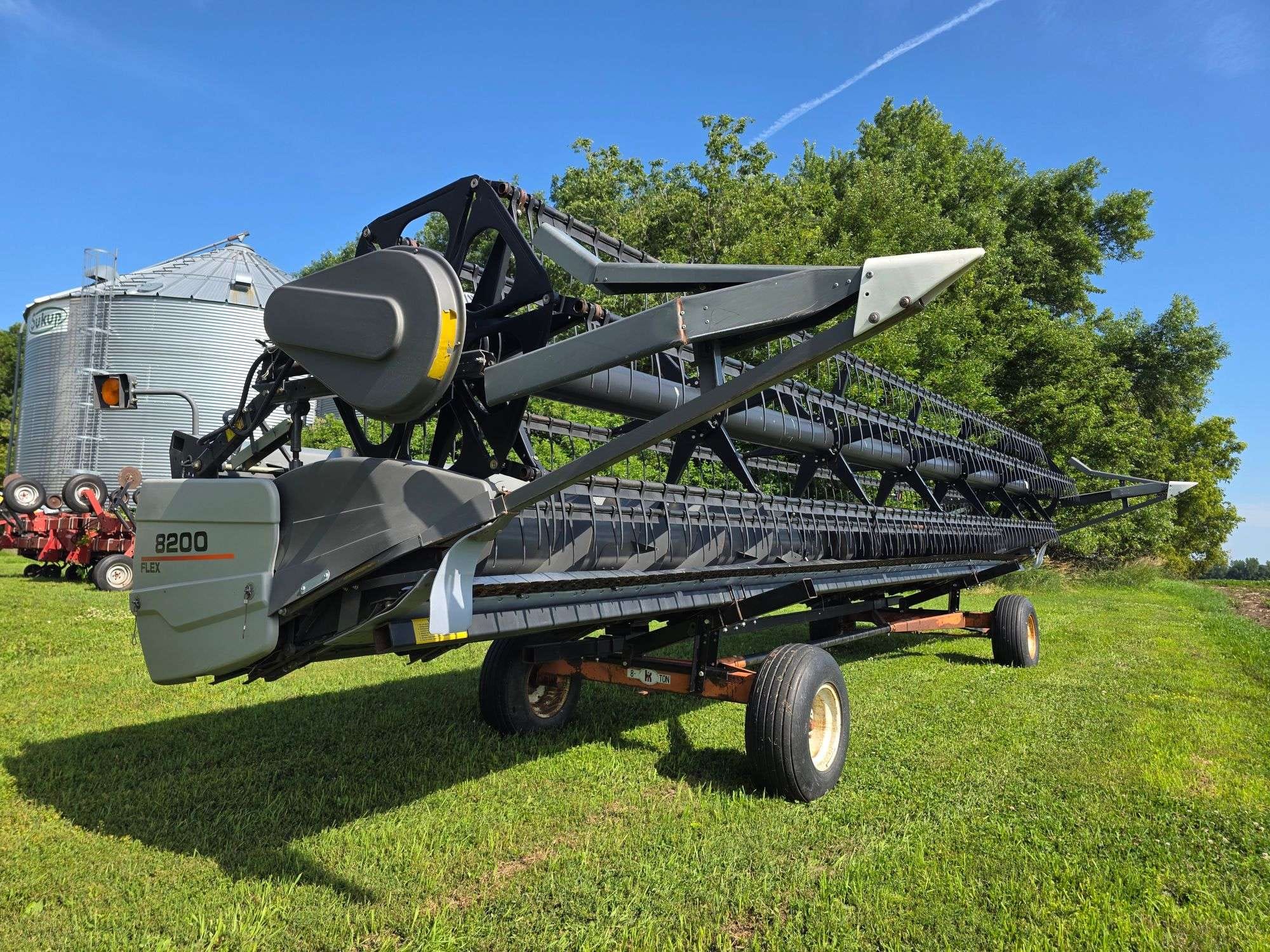 AGCO 8200 Equipment Image0