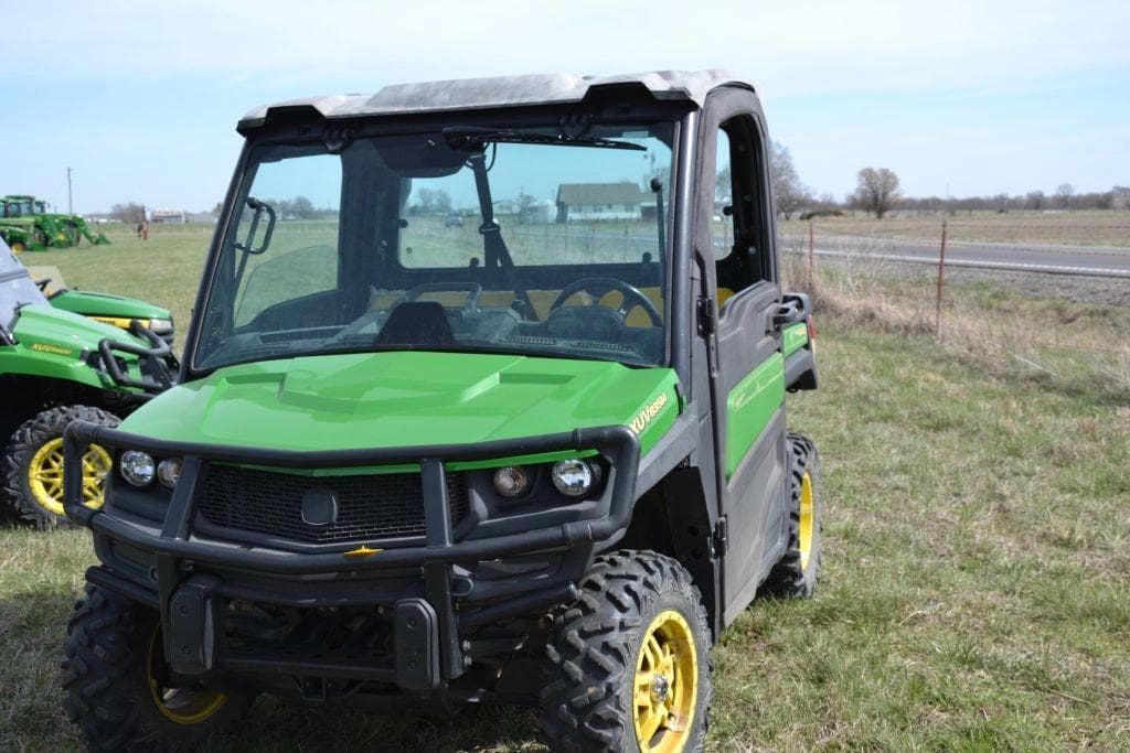 Image of John Deere XUV 835M Primary image