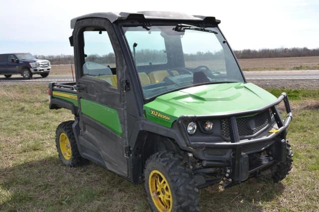 Image of John Deere XUV 835M equipment image 1