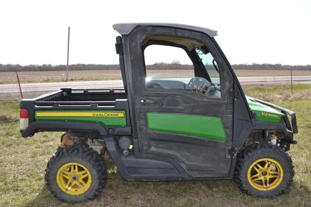 Image of John Deere XUV 835M equipment image 2