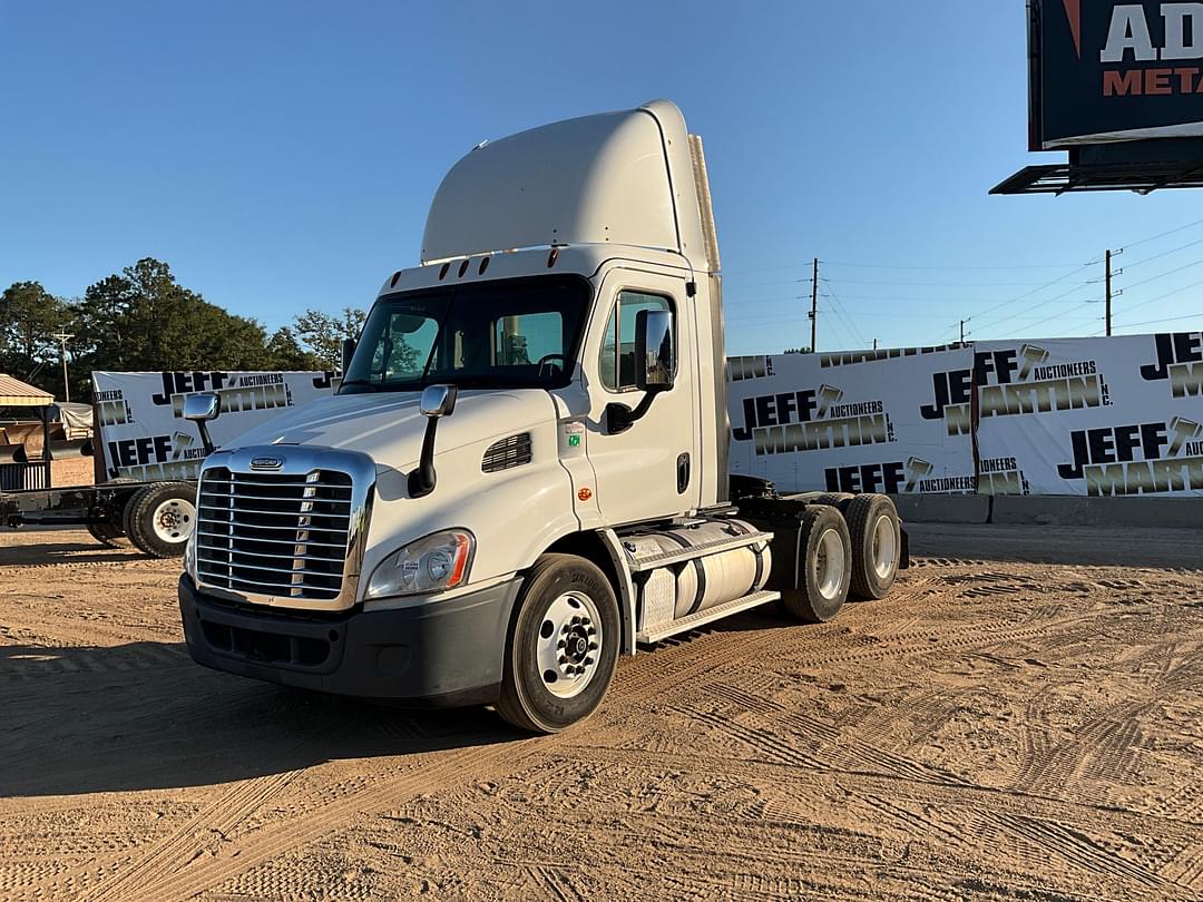 Image of Freightliner Cascadia Primary image