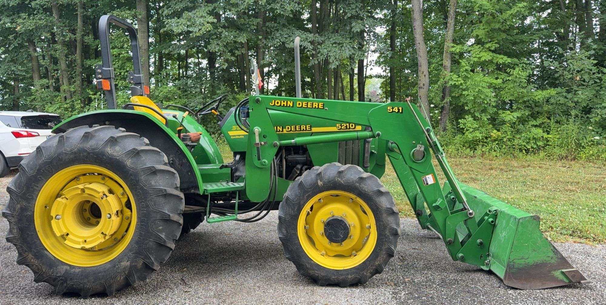 John Deere 5210 Equipment Image0